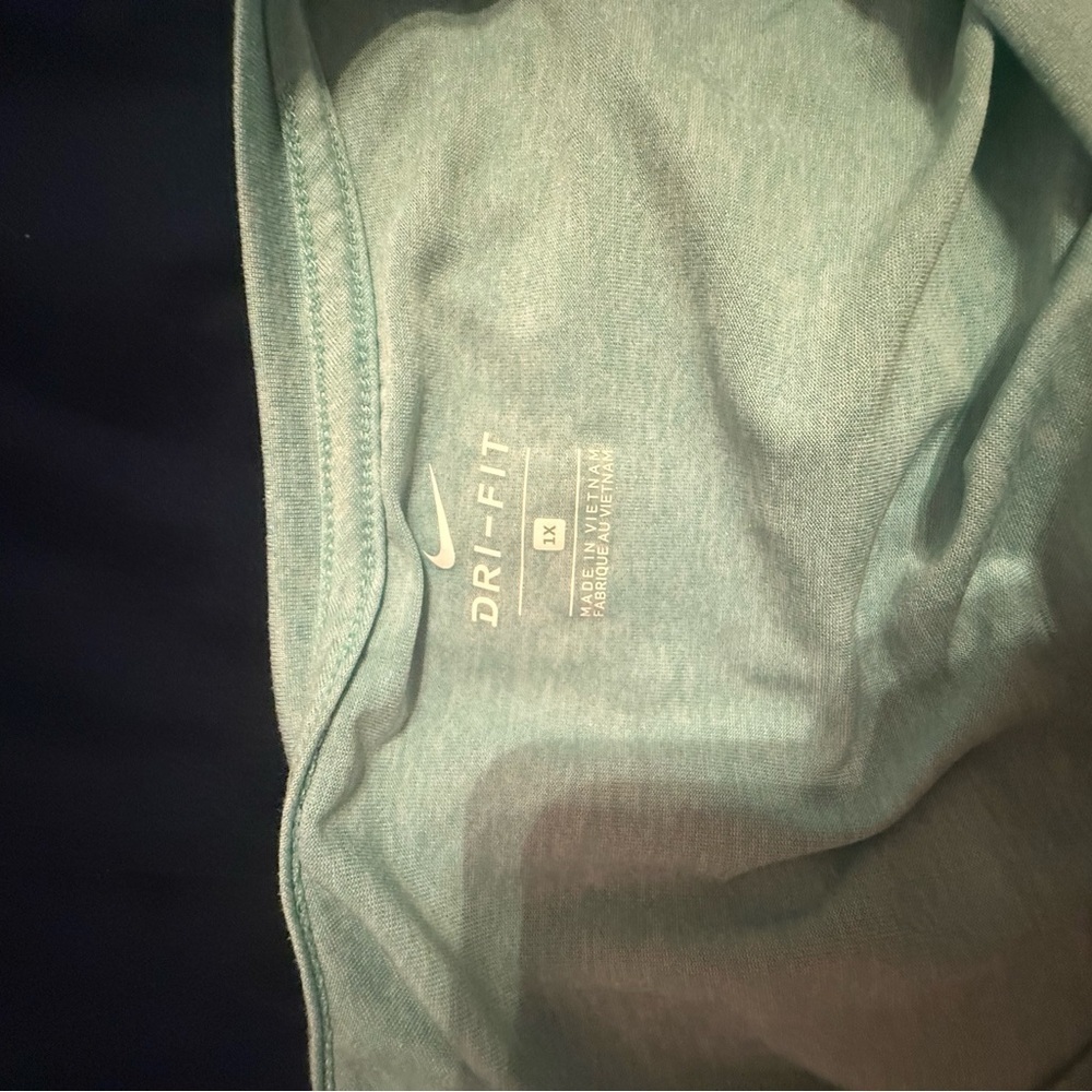 Nike Dri-FIT Aqua Shirt - Picture 4 of 4